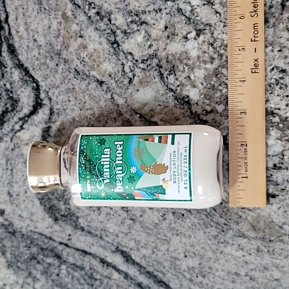 Bath & Body Works Discontinued Vanilla Bean Noel 8 oz Full Size Lotion - Picture 10 of 13